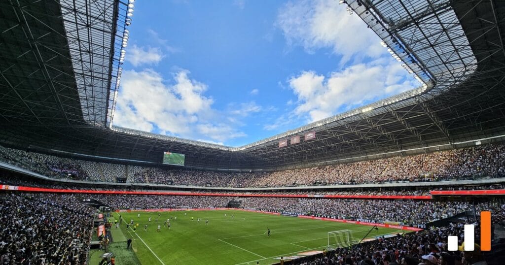 Arena MRV lotada — o Brasileirão volta a todo vapor depois da Copa