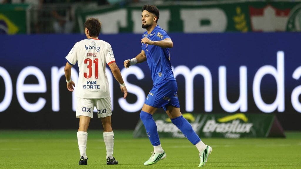 Flaco López, de uniforme azul, comemora o gol do Palmeiras contra o Bahia no Nubank Parque