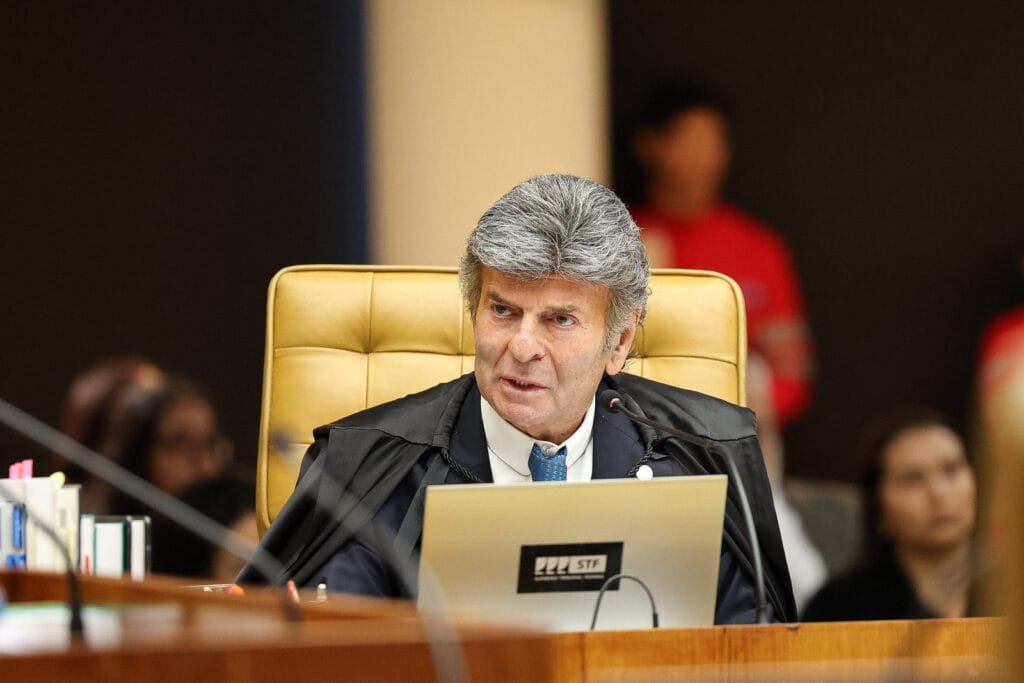 Ministro Luiz Fux fala em sessão plenária do Supremo Tribunal Federal, em Brasília, em 23/09/2026